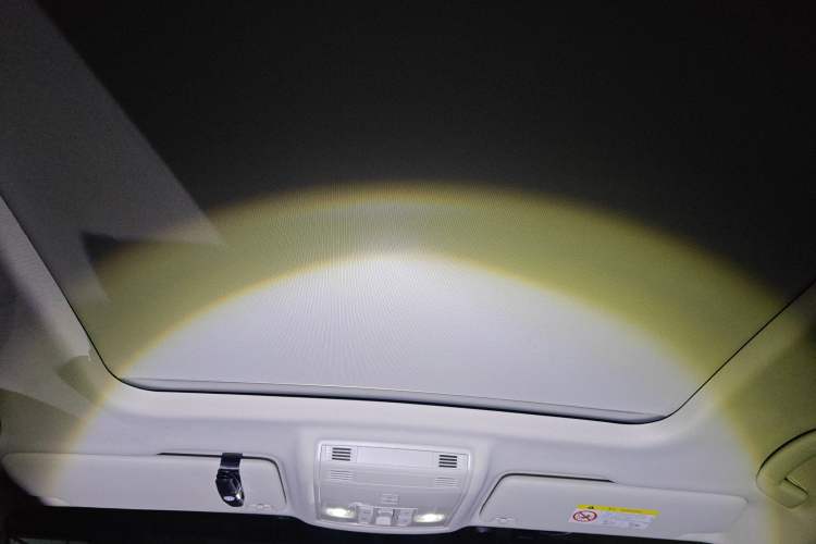 Used Volkswagen Tharu 2021 280TSI Two-Wheel-Drive Luxury Plus Edition Headliner