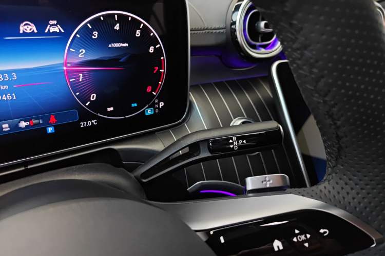 Used Mercedes-Benz C-Class 2024 Facelifted C-Class 260 L Night Edition Sports Version Gear Lever