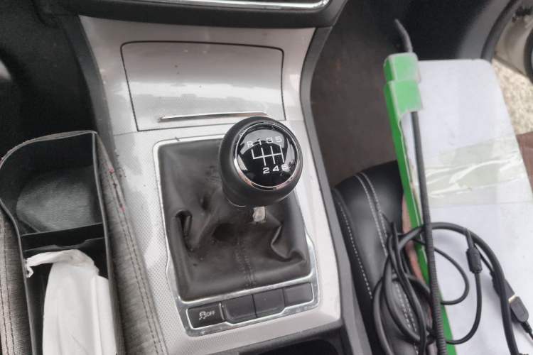 Used Roewe RX5 2016 20T Two-Wheel Drive Manual Flagship Edition