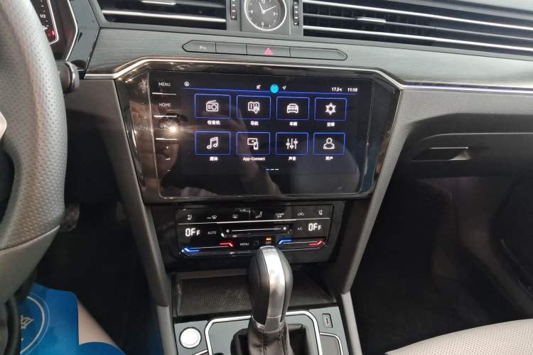 Used Volkswagen Magotan 2026 30 Million Vehicles Selected Model 380TSI DSG Luxury Edition Audio And AC Panel