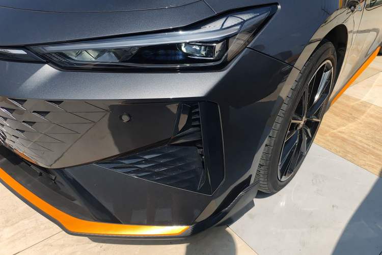 Used CHANGAN UNI-V 2024 1.5T Prestige Sport Edition
