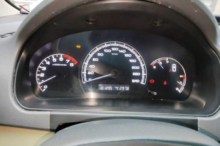 Used BYD M6 2013 2.0L Manual Comfort Edition
