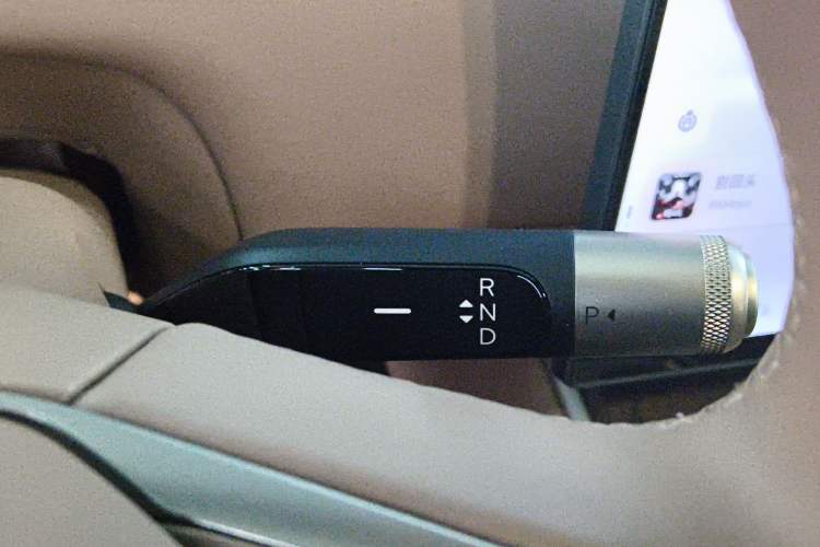 Used ONVO Luxeed L90 2025 Model—Ultra Six-Seater Version