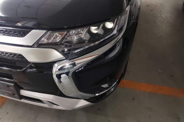 Used Mitsubishi Outlander 2021 2.4L 4x4 Zhi Xiang Edition 7 Seats