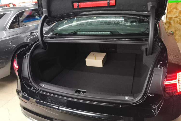 Used Volvo S90 2026 B5 Zhiyi Luxury Edition