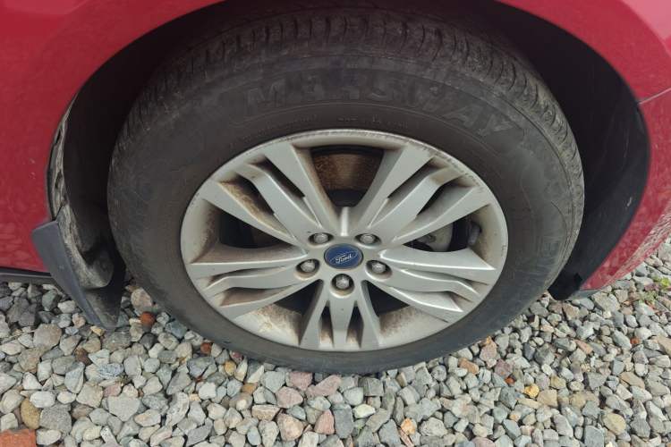 Used Ford Focus 2012 Hatchback 1.6L Automatic Comfort Model Right Rear Wheel Hub