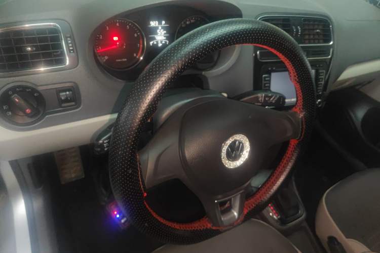 Used Volkswagen Polo 2014 1.6L Automatic Comfort Edition
