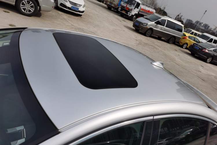 Used Volvo S60 2015 S60L 2.0T Zhiyuan Edition
