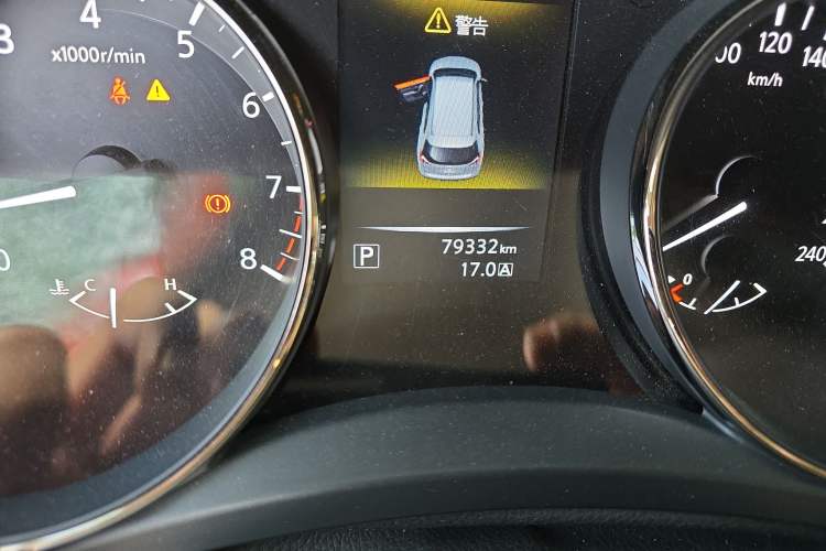 Used Nissan X-Trail 2014 2.5L CVT Leading Edition 4WD
