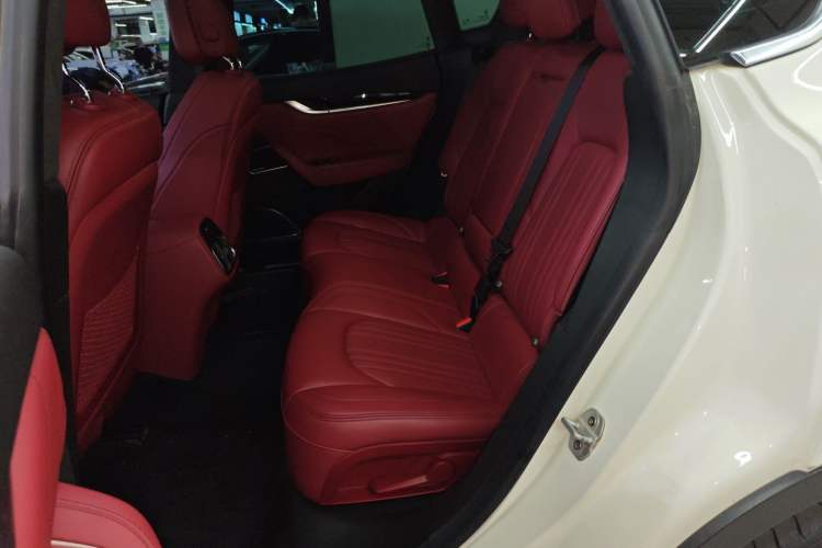 Used Maserati Levante 2019 3.0T Standard Version China VI Left Rear Seat