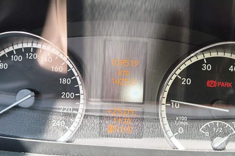 Used Mercedes-Benz Viano 2013 3.0L Comfort Edition
