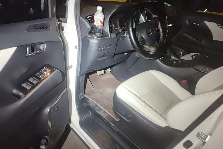 Used Lexus LM 2020 300h Four-Seat Grand Edition Driver Seat