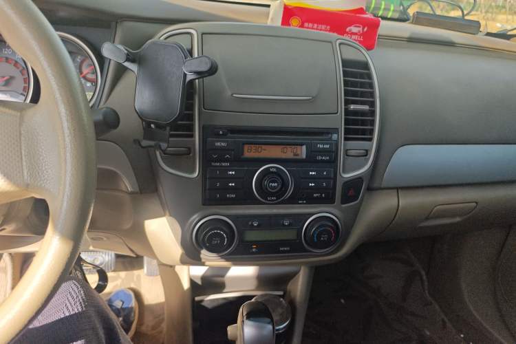 Used Nissan Sylphy 2012 Classic 1.6XE Automatic Comfort Edition Audio And AC Panel