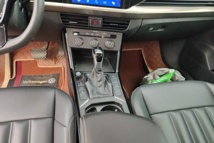 Used Volkswagen Passat 2020 Revised Version 280TSI Business Edition China VI Standard Gear Lever