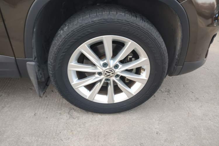Used Volkswagen Tiguan 2015 1.8TSI Automatic Two-Wheel Drive Comfort Edition Right Front Wheel Hub