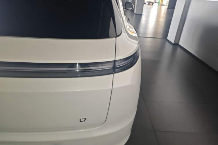 Used Li Auto L7 2023 Pro Model
