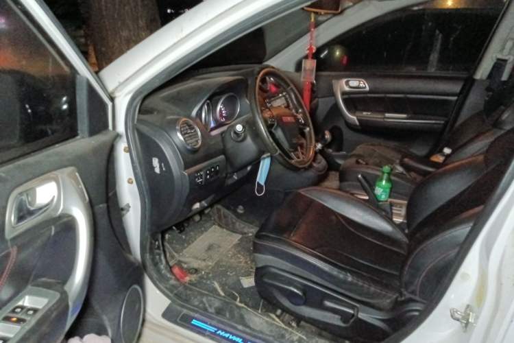 Used Haval H6 2013 Upgraded Model 1.5T Manual Two-Wheel Drive Elite Version