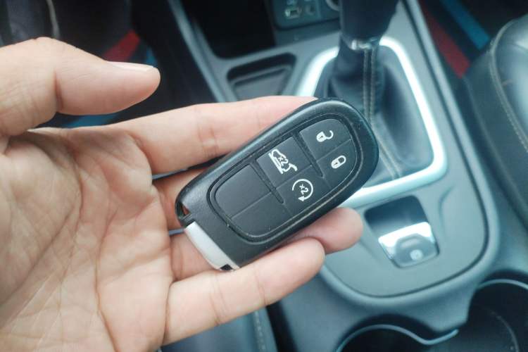 Used Jeep Cherokee 2020 2.0L Two-Wheel Drive Classic Sports Edition