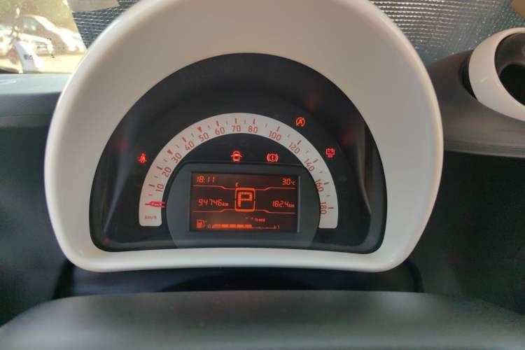 Used smart fortwo 2015 1.0L 52 kW hardtop Dynamic version