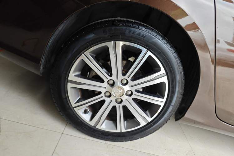 Used Peugeot 408 2014 1.8L Automatic Luxury Edition Right Rear Wheel Hub