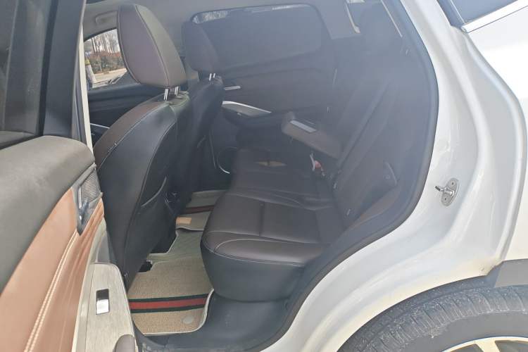 Used Wey VV6 2018 2.0T Two-Wheel-Drive Ultra-Luxury Version China V Standard