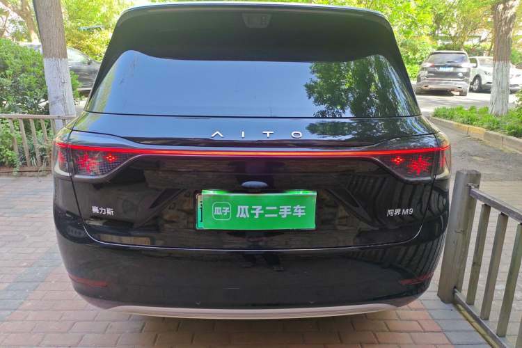 Used Hima AITO M9 2025 Extended-Range Ultra Version 52 kWh 5-Seater Edition