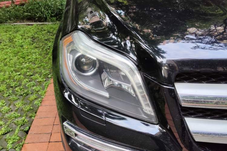 Used Mercedes-Benz GL-Class  Right Front Headlight