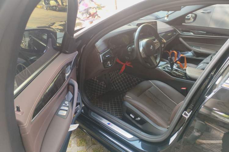 Used BMW 5 Series 2022 Restyled 525Li M Sport Package
