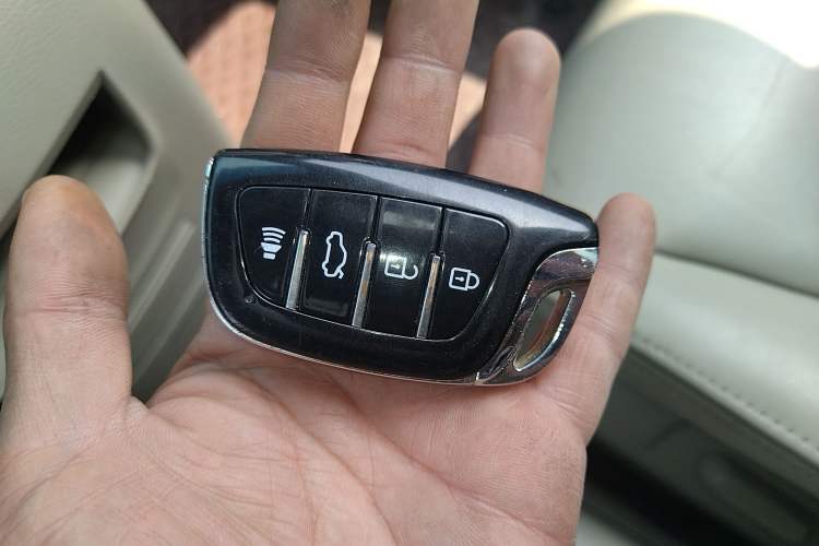 Used Buick GL8 2017 25S Prestige Version China V Standard Vehicle Key