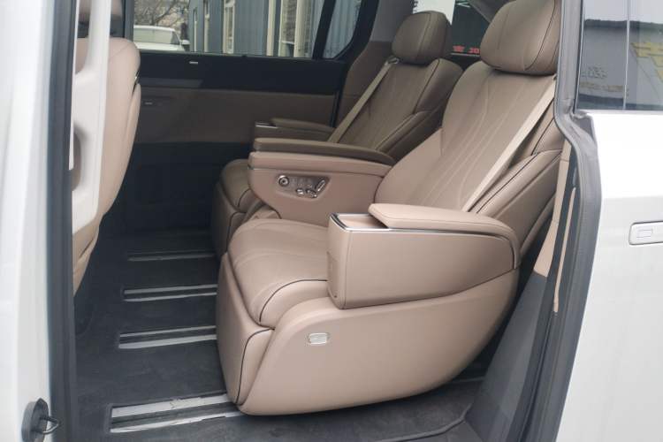 Used XPeng X9 2025 740 Ultra-Long Range Max
