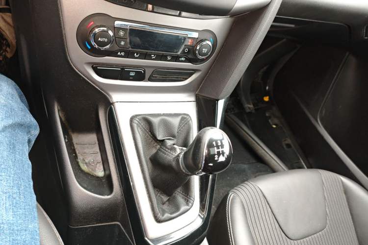 Used Ford Focus 2012 Sedan 1.6L Manual Fashion Edition
