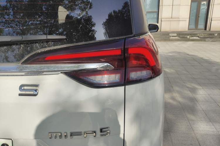 Used SAIC MAXUS Dajia 5 2022 430 km Elite Version 7-Seater
