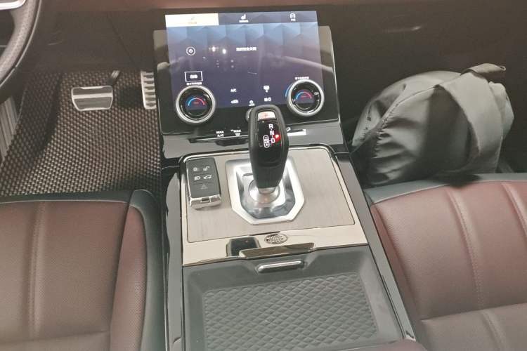 Used Land Rover Range Rover Evoque 2023 Aurora L 249 PS Luxury Edition
