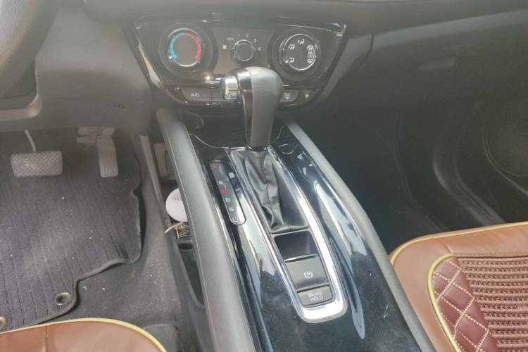 Used Honda Vezel 2015 1.5L CVT two-wheel drive Comfort trim