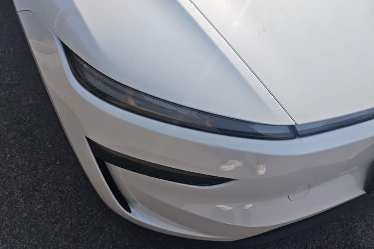 Used Tesla Model Y L 2025 Model Long-Range All-Wheel-Drive Version