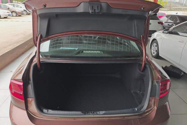 Used Volkswagen Lamando 2019 280TSI DSG Comfort Edition China VI standard Trunk