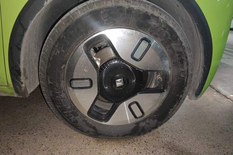 Used Baojun KiWi EV 2021 Artist Model Lithium Iron Phosphate
