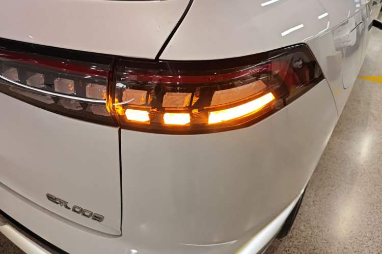 Used Dongfeng eπ eπ008 2024 636Max All-Electric Version 6 Seats Exterior 1