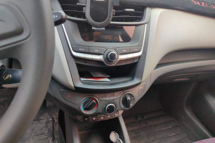 Used Chevrolet Sail 2015 Sail 3 1.5L Manual with Ideal Sunroof Edition
