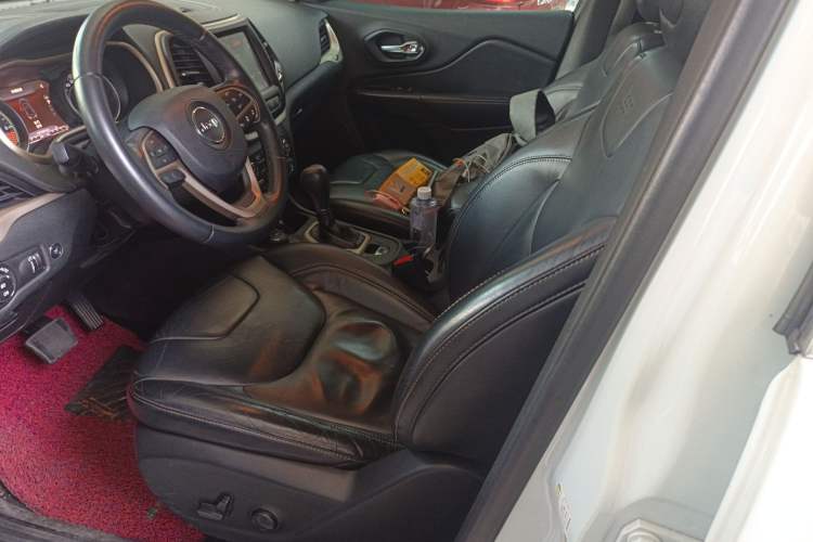 Used Jeep Cherokee 2014 2.4L Luxury Edition