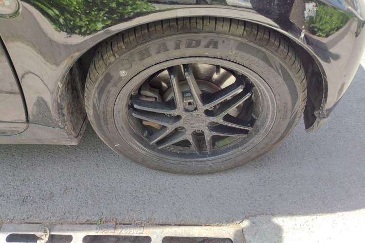 Used smart fortwo 2011 1.0 MHD Kobe Special Edition Right Front Wheel Hub