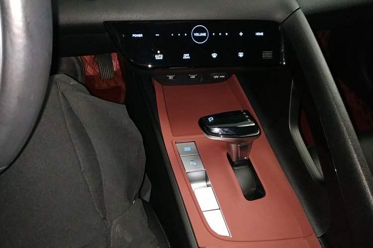 Used Hyundai Elantra 2021 1.5L CVT LUX Prestige Edition Gear Lever