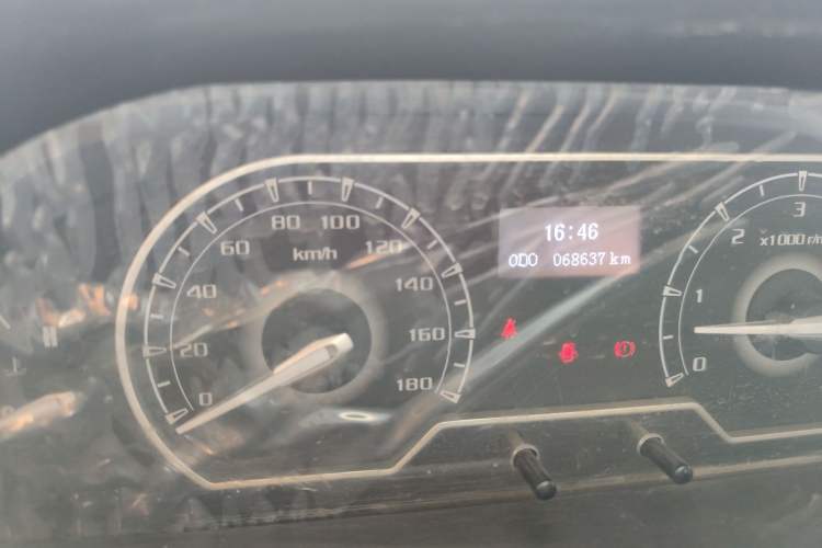 Used SAIC MAXUS Xintu V80 2021 2.0T Manual Classic Aoyuntong Short Wheelbase Mid-Roof 5/6-Seater
