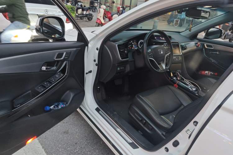 Used Honda Spirior 2015 2.4L Prestige Edition
