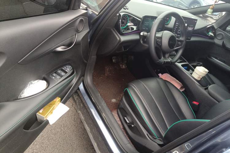 Used BYD Dolphin 2025 Intelligent Driving Version 410 km Fashion Edition
