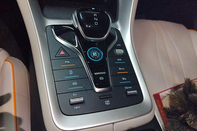 Used BYD Song Pro New Energy 2023 Champion Edition DM-i 71KM Beyond Model Gear Lever