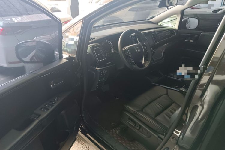 Used Honda Elysion 2019 2.0L Hybrid Luxury Edition Driver Seat