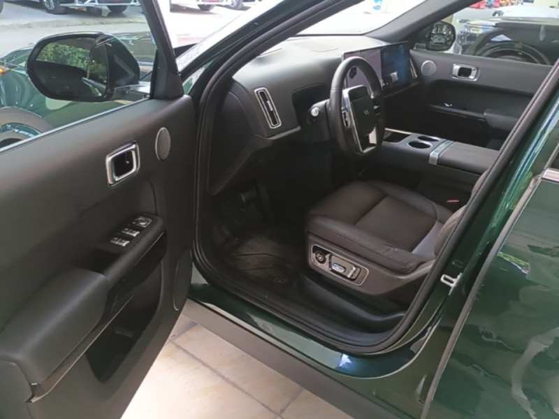 Used Li Auto L8 2023 Max model — 16