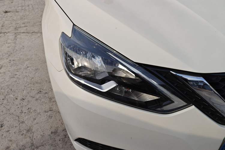 Used Nissan Sylphy 2021 Classic 1.6XE CVT Comfort Edition Right Front Headlight