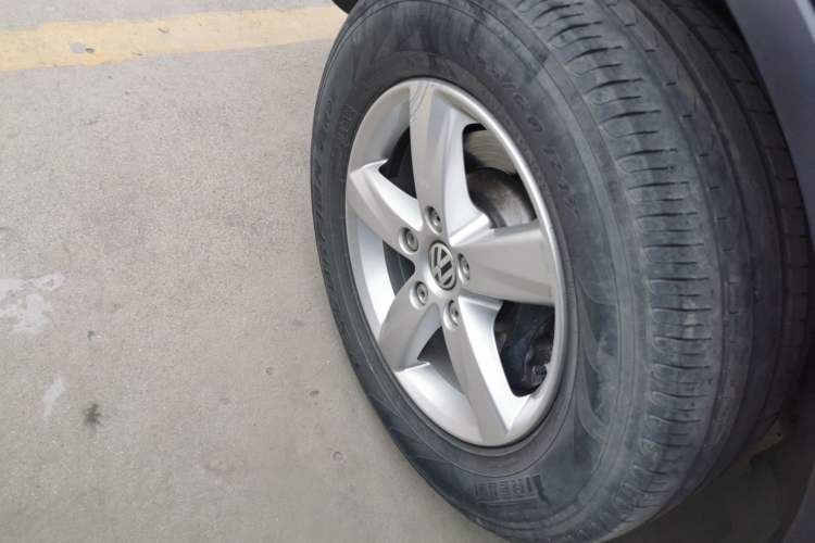 Used Volkswagen Touareg 2011 3.0 TSI Comfort Version Right Rear Wheel Hub